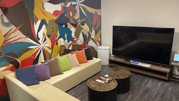 Executive Suite | 1 bedroom, free WiFi