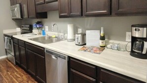 茶具/咖啡用具、冰箱、微波炉、烤箱