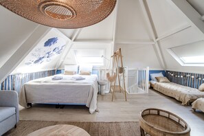 1 bedroom, WiFi, bed sheets - South Beach House 4 - Split Level (Zandvoort)