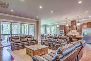 TV - Onsite At Grand National, overlooking the 6th tee on the Lake course. (Opelika)