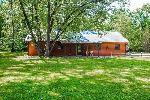 Luxury Family Cabin Near Starved Rock - Grandma's Cabin - sleeps 14 maximum