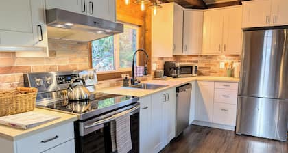 4 Mile Creek Cabin (creekside) - disponible pour Noël