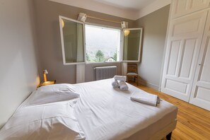 5 bedrooms, WiFi, bed sheets