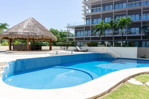 Pool - Deluxe 2 Bedroom condo for Budget traveler just steps from the Beach! (Playa Del Carmen)