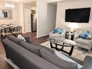 TV - Sweet Nest in Central Raleigh (Raleigh)