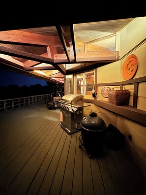 Interior - Experience a Frank Lloyd Wright-Inspired Escape in Northeast Georgia (Rabun Gap)