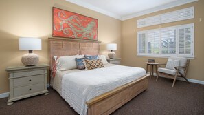 3 bedrooms, iron/ironing board, free WiFi, bed sheets - "Serenity Now" Sandestin's Beachside, Golf Cart, Pool, Golf Course, New Reno! (Miramar Beach)