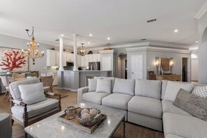 Smart-TV, DVD-spiller og bøker