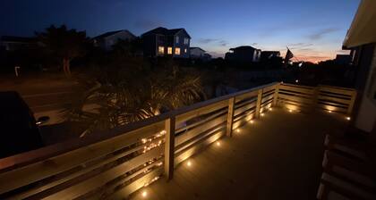 Private Heated Pool and Hot Tub, across the street from the ocean!