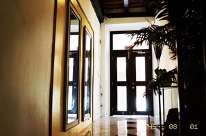 Interior entrance - Esthelar Lodging (San Juan)