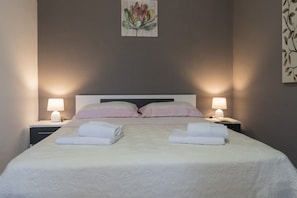 4 chambres, fer et planche à repasser, Wi-Fi gratuit, draps fournis