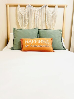 3 soveværelser, skrivebord, strygejern/strygebræt, weekendseng