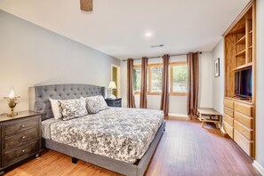 5 quartos, ferros/tábuas de passar roupa, Wi-Fi, roupa de cama
