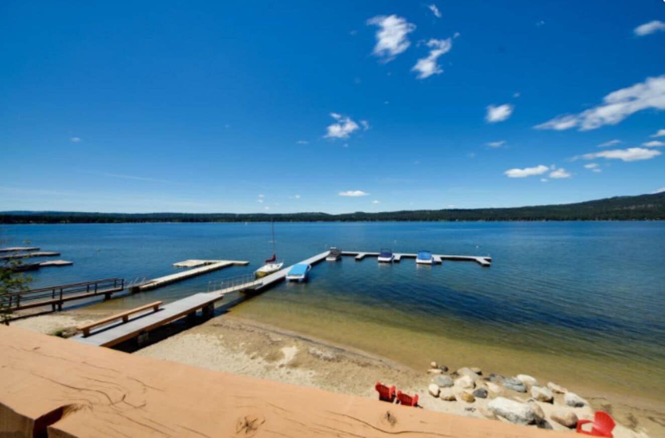 Plage à proximité, chaise longue