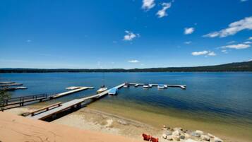 Plage à proximité, chaise longue