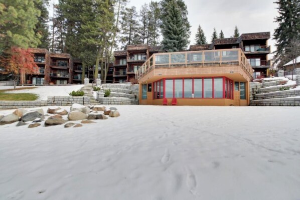 المنشأة من الخارج