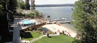 Timberlake Paradise, condo Timberlake A-4, on the shore of Payette lake.