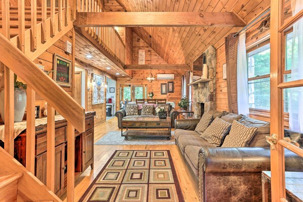 Smart TV, fireplace, table tennis, offices