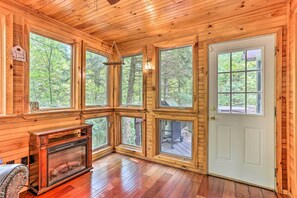 Interior - Cathedral ceilings Lodge, Hottub, Game Room, Firepit & a lot of room to sleep (Long Pond)