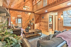Smart TV, fireplace, table tennis, offices