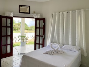 Habitación estándar (Casal) | Cortinas blackout, wifi gratis y ropa de cama