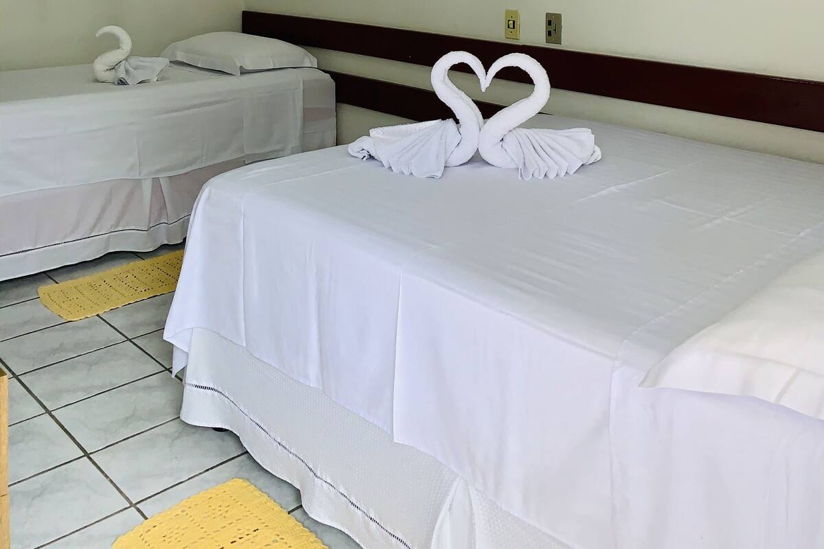 Habitación estándar (Triplo) | Cortinas blackout, wifi gratis y ropa de cama