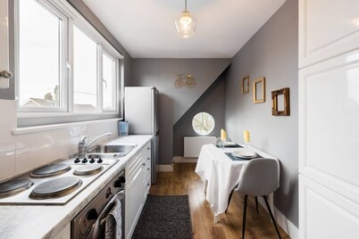 The Bluebird - Beautiful one bedroom apartment in Watford