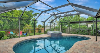Pool Side Paradise in Southwest Cape Coral NO CHARGE HEATED POOL fenced yard