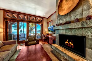 Télévision, cheminée