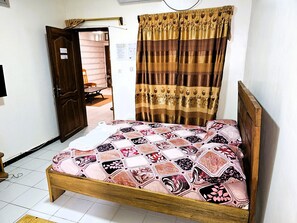 1 Schlafzimmer, Schreibtisch, Bügeleisen/Bügelbrett, kostenloses WLAN