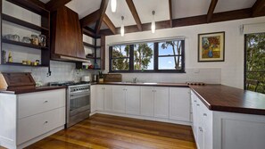 Fridge, microwave, oven, stovetop - Gunyha - Ocean Views, Walk To Beach (Skenes Creek, Apollo Bay)