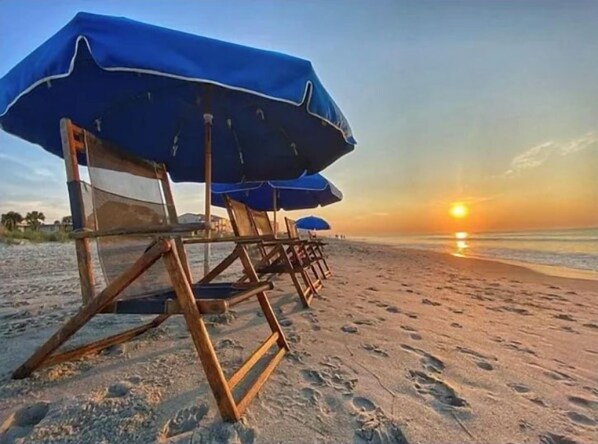 På stranden