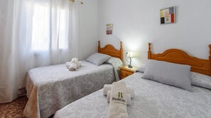 3 soverom, strykejern/-brett, reiseseng for barn og wi-fi