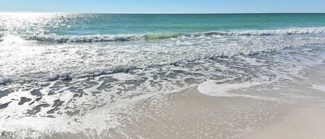Una playa cerca, toallas de playa