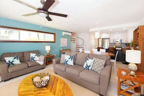 Télévision, lecteur de DVD, chaîne hi-fi, espaces bureaux