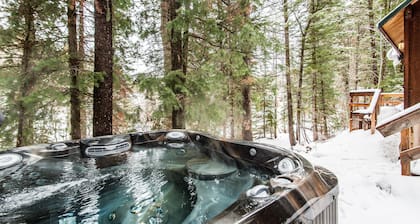 2 Bdrm w/Loft Walk to Ski Run Hot Tub Fireplace