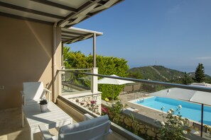 Luxury Villa (Feria) | Balcony view