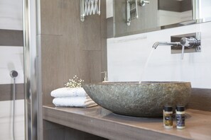 Luxury Villa (Liria) | Bathroom sink