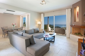 Luxury-Villa (Liria) | 1 Schlafzimmer, laptopgeeigneter Arbeitsplatz, Bügeleisen/Bügelbrett