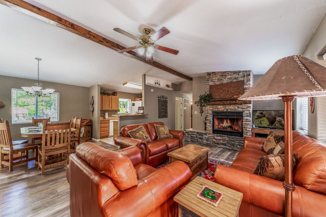 Smart TV, fireplace, DVD player