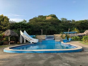 Outdoor pool - Hostería Pacific Stone (Tachina)