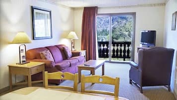 TV, fireplace, DVD player