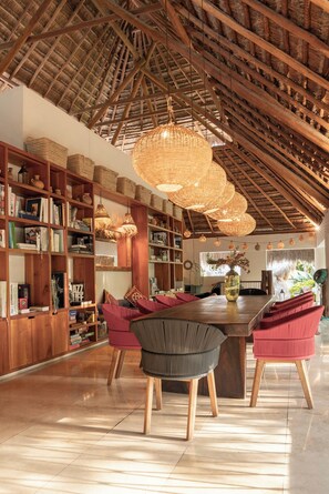 Library - Casa Hormiga (Bacalar)