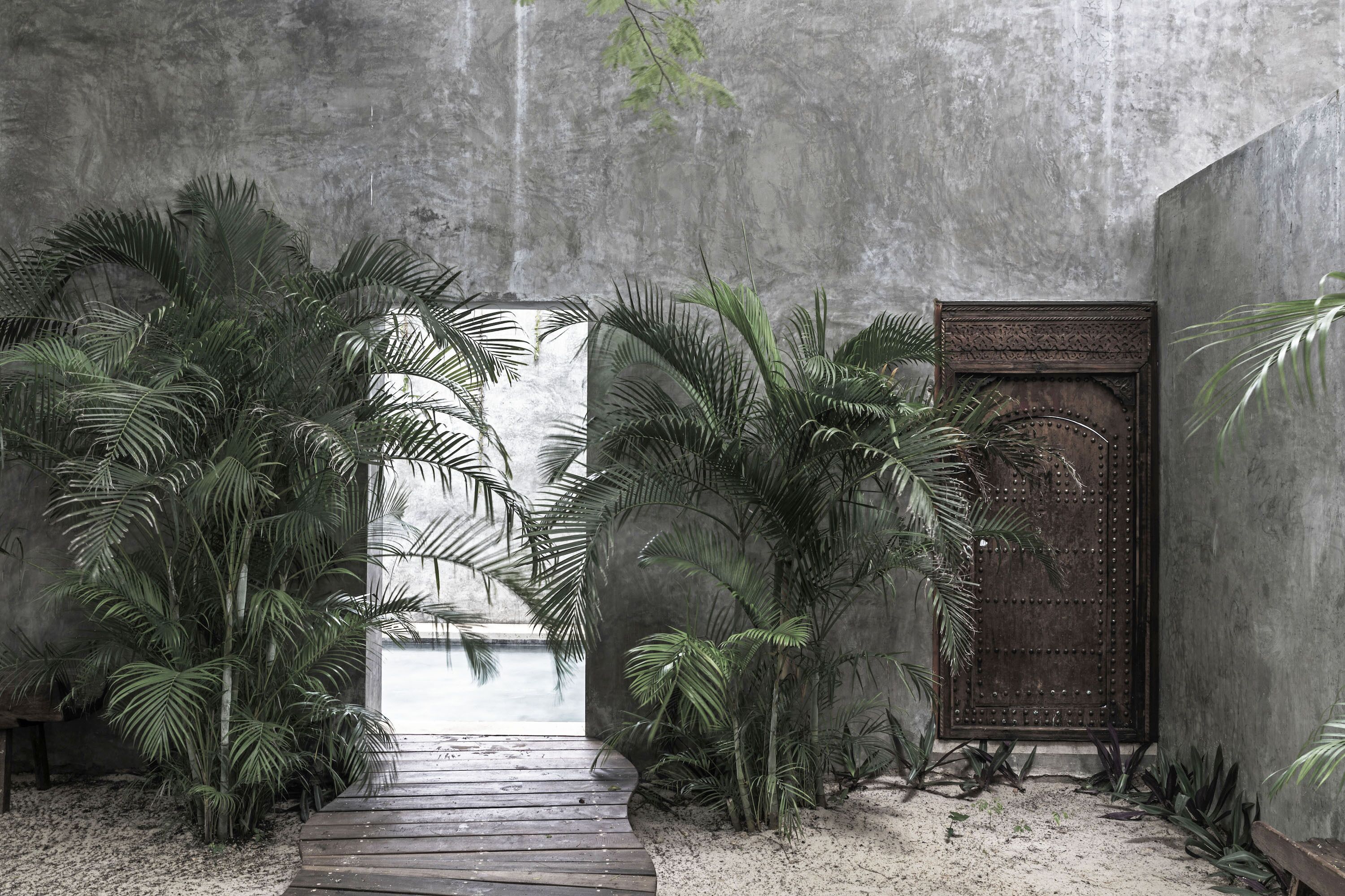 2 outdoor pools, open 9:00 am to 10:00 pm, pool umbrellas, pool loungers