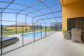 Outdoor pool, a heated pool - Villa With Private Pool in Providence Golf Community (18-Hole) (Davenport)