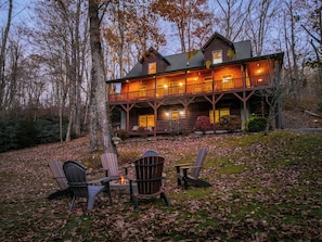Exterior - Cabin Cove- Cabin between Sugar and Beech Mtns, hot tub, game tables, fire pit, yard, pets (Banner Elk)