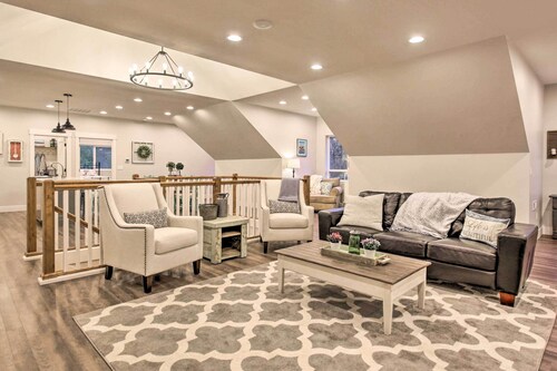 Chic Farmhouse w/ Creek in Heart of Wine Country!