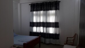 Quarto básico | 3 quartos, individualmente decorados, individualmente mobiliados