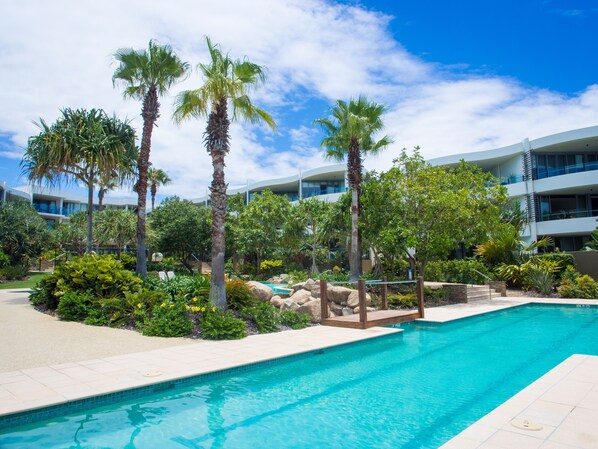 Outdoor pool, an infinity pool