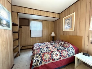2 slaapkamers, een bureau, wifi, beddengoed